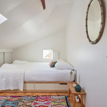 아파트 Central, Comfy And Light-filled Apt, By Timecooler *