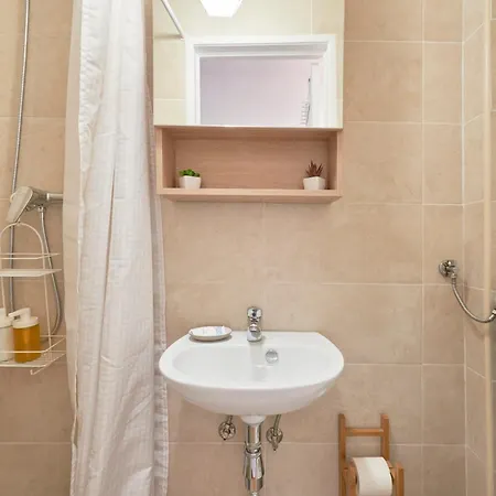 Central, Comfy And Light-filled Apt, By Timecooler Lissabon