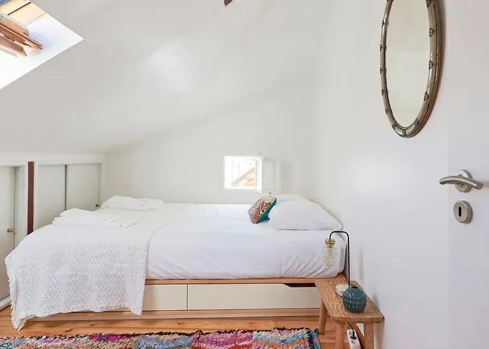 公寓 Central, Comfy And Light-filled Apt, By Timecooler *