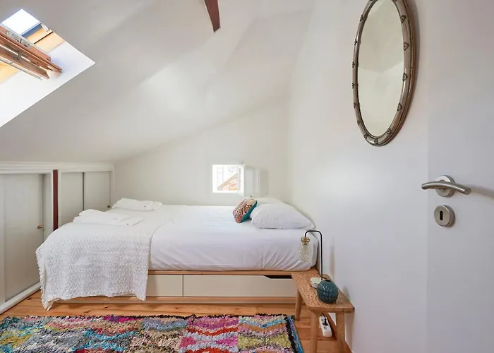 公寓 Central, Comfy And Light-filled Apt, By Timecooler *