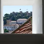 Central, Comfy And Light-filled Apt, By Timecooler Lisboa