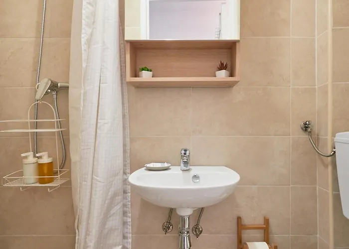 Διαμέρισμα Central, Comfy And Light-filled Apt, By Timecooler