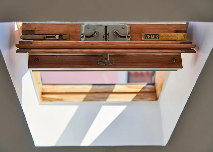 Central, Comfy And Light-filled Apt, By Timecooler Διαμέρισμα *