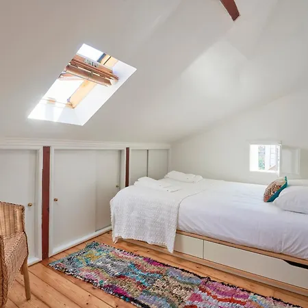 Central, Comfy And Light-filled Apt, By Timecooler * ליסבון