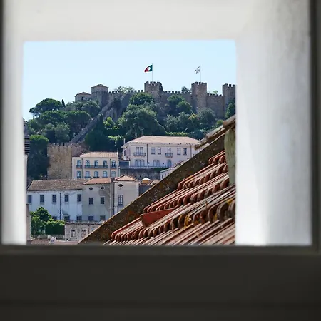 Central, Comfy And Light-filled Apt, By Timecooler ליסבון